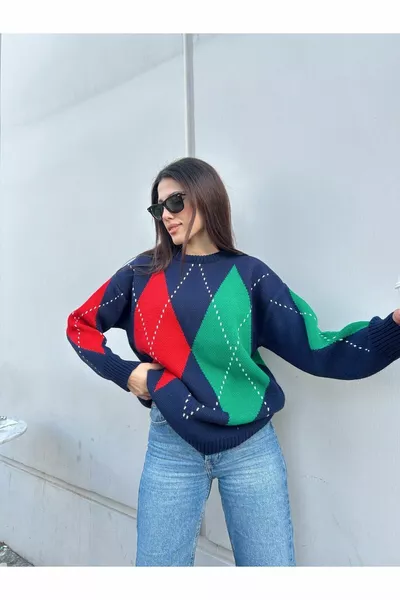 سترة نسائية برقبة مستديرة باللون الأزرق الداكن منقوشة بالماس - أخضر ، أحمر توين أبيض مخطط