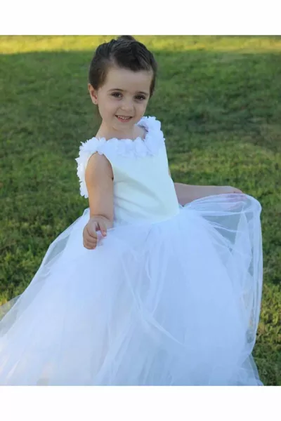 إنتاج خاص لفساتين السهرة للأطفال