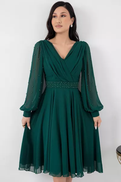 Шифоновое платье с длинным рукавом и бисером 