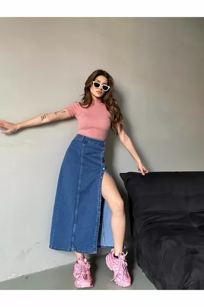 المرأة بأزرار أمامية ماكسي حجم منتصف غسل الأزرق ليكرا الدنيم تنورة