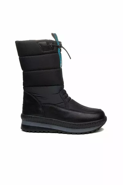 أحذية ثلجية نسائية مقاومة للبرد سوداء مع فرو بالداخل