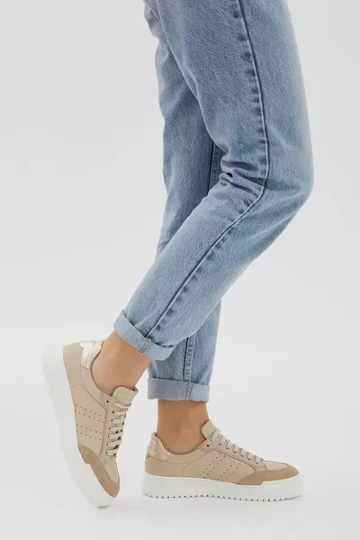 سنيكرز وسنيكرز جلد طبيعي للسيدات   مليار Ayk 