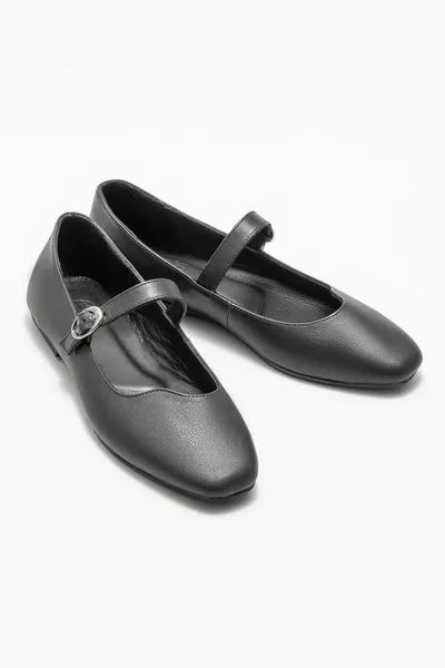 Ballerines femme en cuir noir