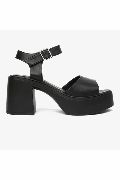 المرأة الصنادل الجلدية الطبيعية السوداء 