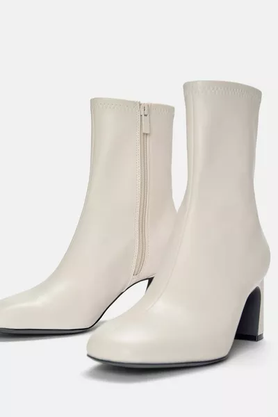 Боти до глезена с токчета