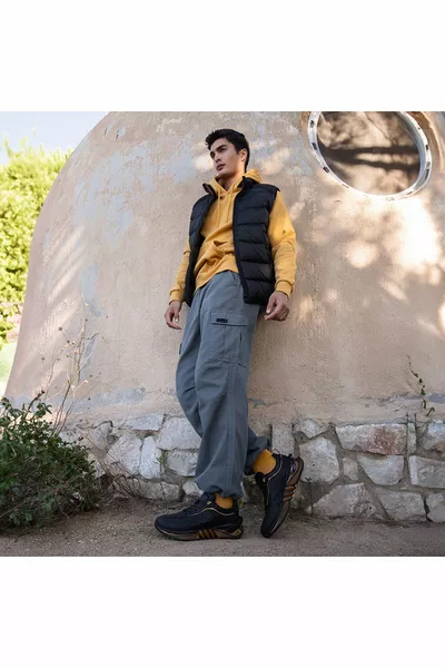 سنيكرز جلد الخردل الأسود للرجال 