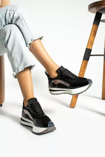 Акациеви черни лачени дамски маратонки