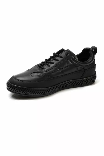 حذاء كاجوال جلد طبيعي أسود للرجال 