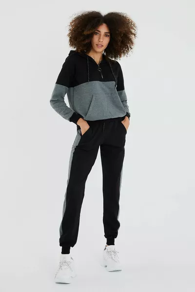 Женский серый спортивный костюм