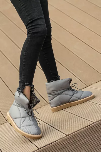 Дамски парашутни ботуши с неплъзгаща се подметка сиви