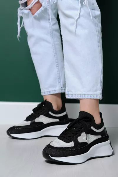 Tor черно-бели маратонки с връзки