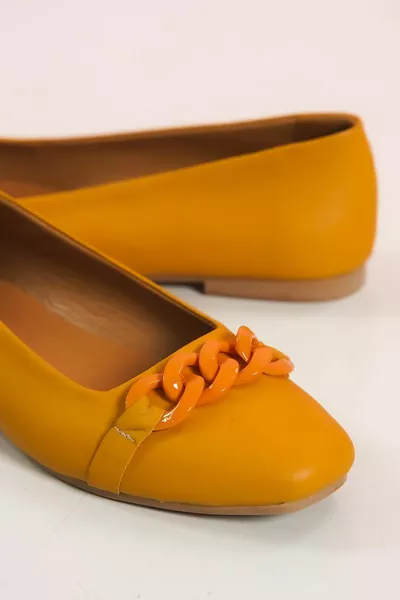 المرأة جلد طبيعي الباليه الشقق