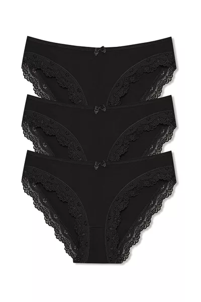 Комплект от 3 дамски памучни бикини с дантелени детайли на крачолите