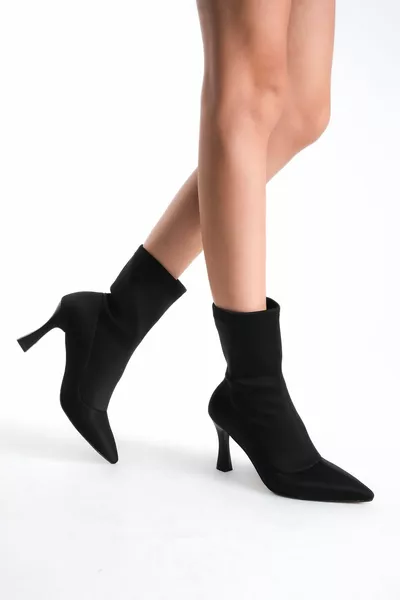 أحذية نسائية سوداء ذات كعب رفيع مطاطية 