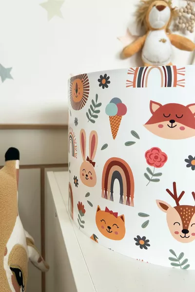 ثريات أطفال بتصميم قوس قزح والحيوانات