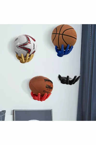 Стена за ръчно окачване за излагане на баскетболни, футболни и волейболни топки