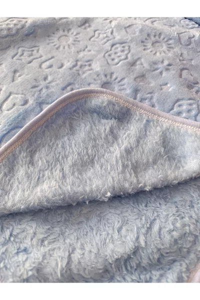 Blau geprägte Babydecke (DAS PRODUKT IST SAISONAL UND DÜNN.)