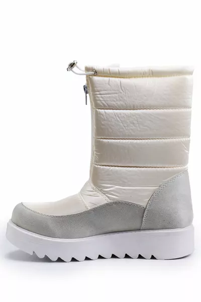 أحذية الثلج النسائية البيضاء