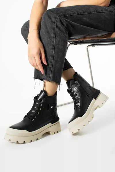 المرأة السوداء الجلد الدانتيل المتابعة وسستة البريد