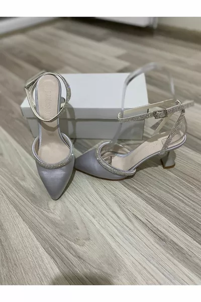 الشمبانيا كعب حجر التفاف الفضة