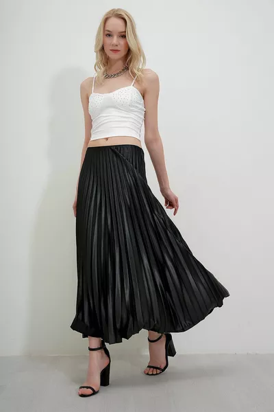Tight Pleated Skirt