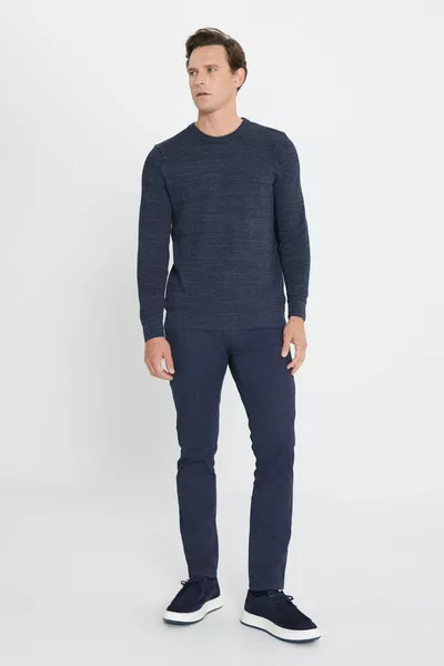 Herren Indigo-schwarzer Strickpullover mit normalem Schnitt und Rundhalsausschnitt