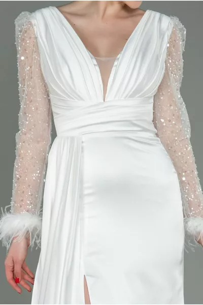 ROBE DE SOIRÉE EN SATIN BLANC DÉTAILLÉE DE PERLES TRANSPARENTES BRODÉES DE PERLES POUR FEMMES ROBE DE FIANÇAILLES EN SATIN BLANC