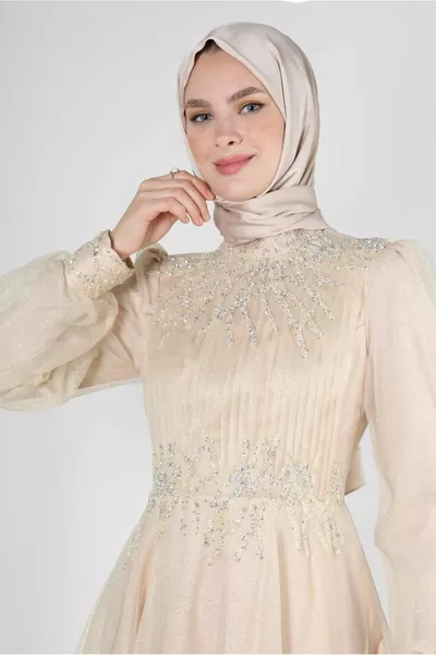 STEEN GEBORDUURDE ZILVERACHTIGE ORGANZA AVONDJURK 