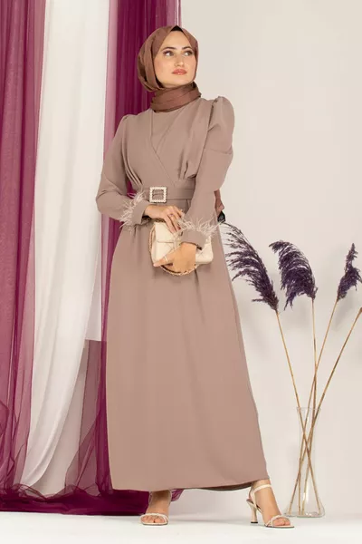 Robe de soirée détaillée Venus Arm Feather - Café au lait