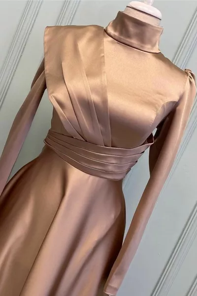 Мира вечерна рокля бежова
