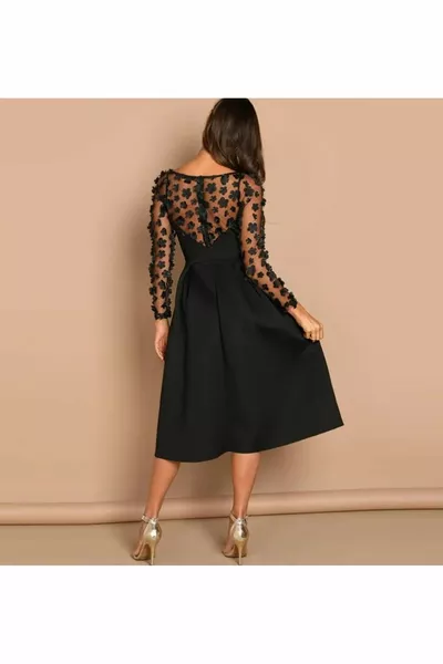 Robe midi bleu marine à détails en tulle floral