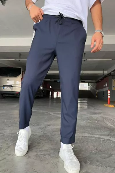 Herren Slim Fit Joggerhose mit doppeltem Saum