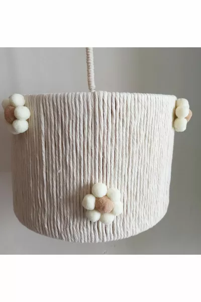 Цилиндрична макраме кремава лампа с помпони и цветя за стая за младежи или бебета, окачена полилей