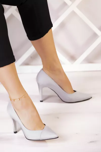 Victoria Zilver Satijnen Avondjurk Stiletto 9 cm.