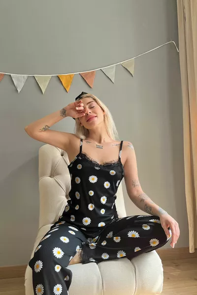 Kadın Sarı Beyaz Papatya Dantelli İp Askılı Örme Pijama Takımı