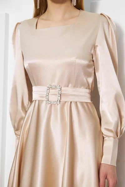 Anna Квадратный вырез Длина миди Бежевое платье