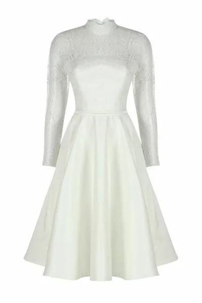 Бяла дантелена рокля с флункинг