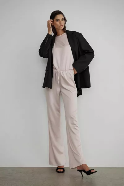 مسحوق سيندي الساتان السراويل