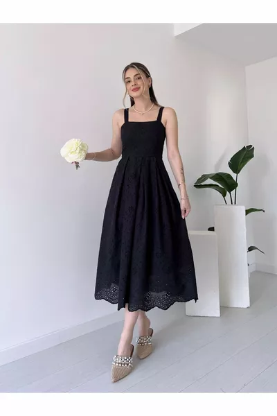 Бродирана рокля с регулируеми презрамки