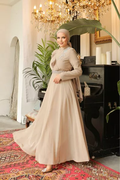 Хиджаб вечерна рокля с аксесоари за рамо