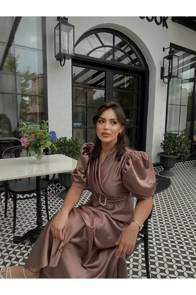 Langes Lavinkleid mit Ballonärmeln für Damen