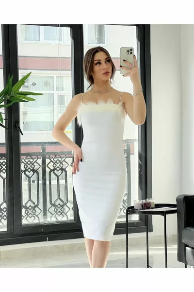 Weißes schwarzes Kleid mit Plüschfeder und Scuba-Stoff Abendkleid