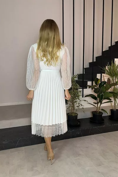  الدانتيل التفاصيل مطوي اللباس الأبيض