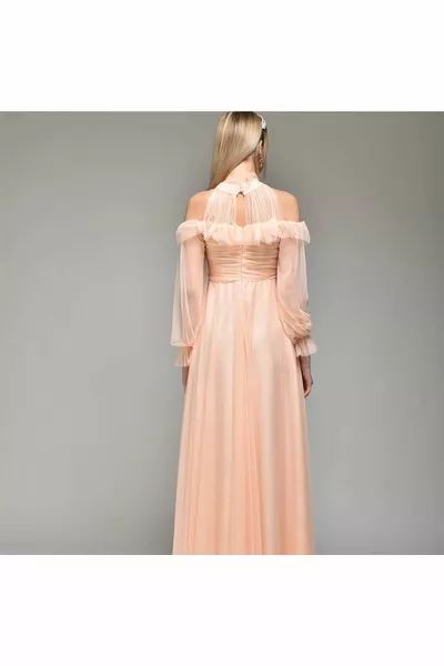 Langes Abendkleid aus Tüll