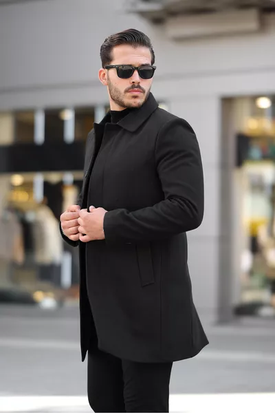 Cappotto lungo da uomo nero in cashmere, con bottoni, taglio comodo e antivento
