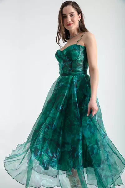 المرأة الزمرد الأخضر تصميم الأورجانزا مساء اللباس