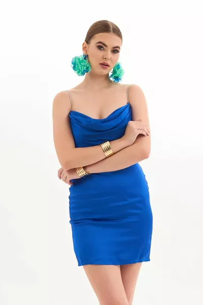 ساكس منخفضة قصة قصيرة الساتان مساء اللباس