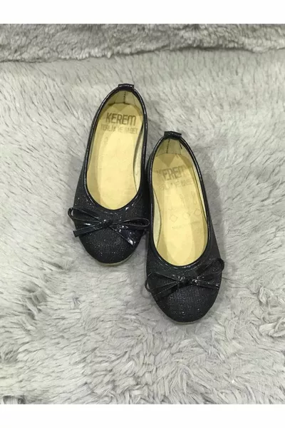 Черни ортопедични детски балетки с лъскава кожа