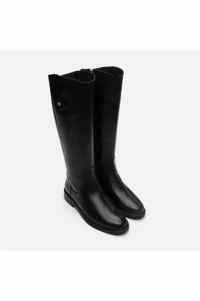 أحذية نسائية سوداء من جلد طبيعي