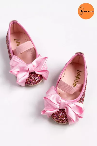 حذاء فضي للبنات مع القوس الوردي